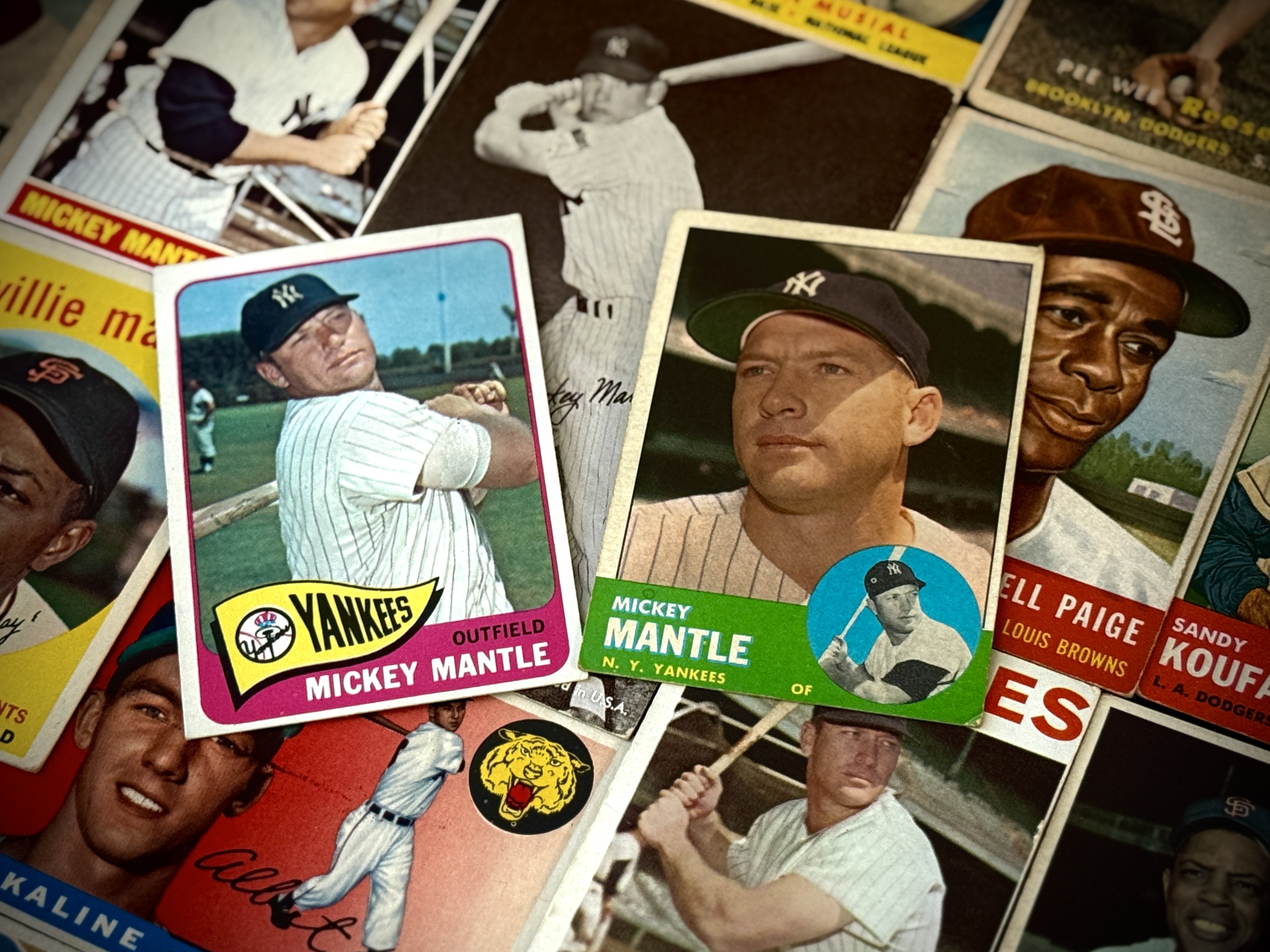 Multiple Mickey Mantle Cards Highlight Multi-Sport Vintage Collection